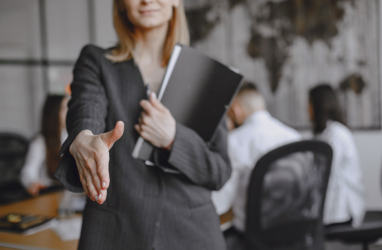 Insolvencia-de-pequeños-comerciantes-(Ley-2445-de-2025)